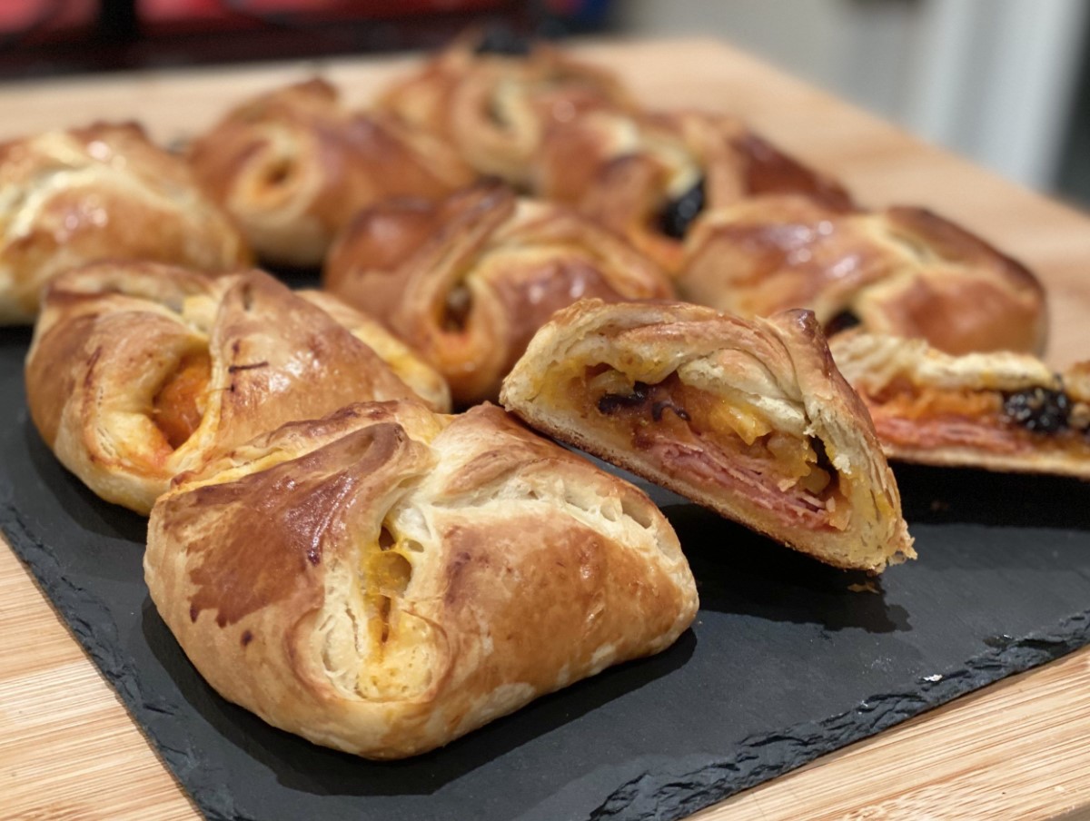 Cipolline Catanesi (сицилиански тарти с лук)