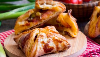 Cipolline Catanesi (сицилиански тарти с лук)