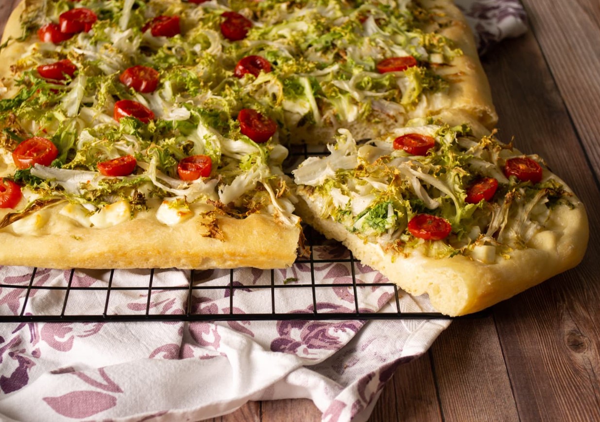 Фокача Месинезе (сицилианска фокача с ескариол)