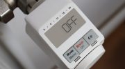 Топлина без батерии на максимум: тези 7 начина ще проработят дори в стар апартамент