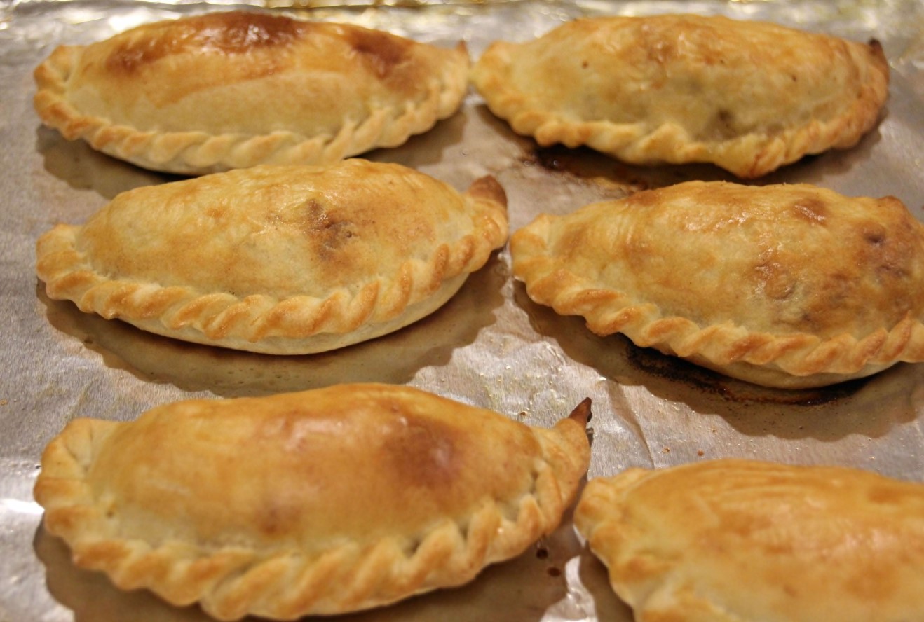 Pitoni Messinesi (сицилиански пържени калцоне)