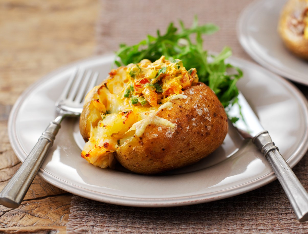 Божественни печени картофи: прости съставки създават сочно цяло