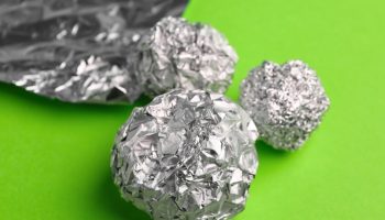 Няма повече залепване: един прост трик с пералната машина ще спаси дрехите ви от статичното електричество