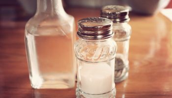 Без ръкавици, без усилие, без химикали: тайната на най-чистата фурна от социалните мрежи стигна до България