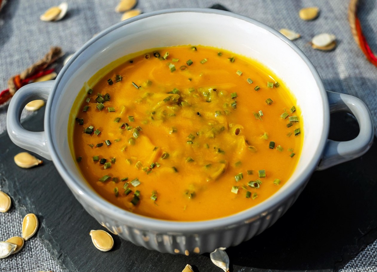 Поляците винаги го добавят в есенния тиквен суп. Той не само подсилва вкуса, но и облекчава възпаленията, а също така има антивирусни свойства.