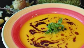 Поляците винаги го добавят в есенния тиквен суп. Той не само подсилва вкуса, но и облекчава възпаленията, а също така има антивирусни свойства.