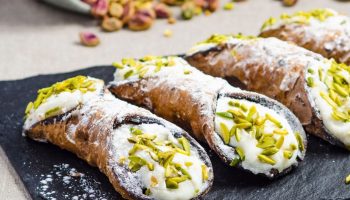 Сицилиански каноли с пълнеж от рикота