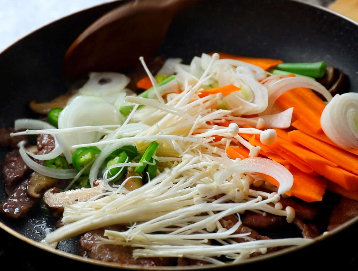 Корейски ориз с риба тон (Chamchi Deopbap): вкусно ястие, приготвено с минимални съставки за 10 минути